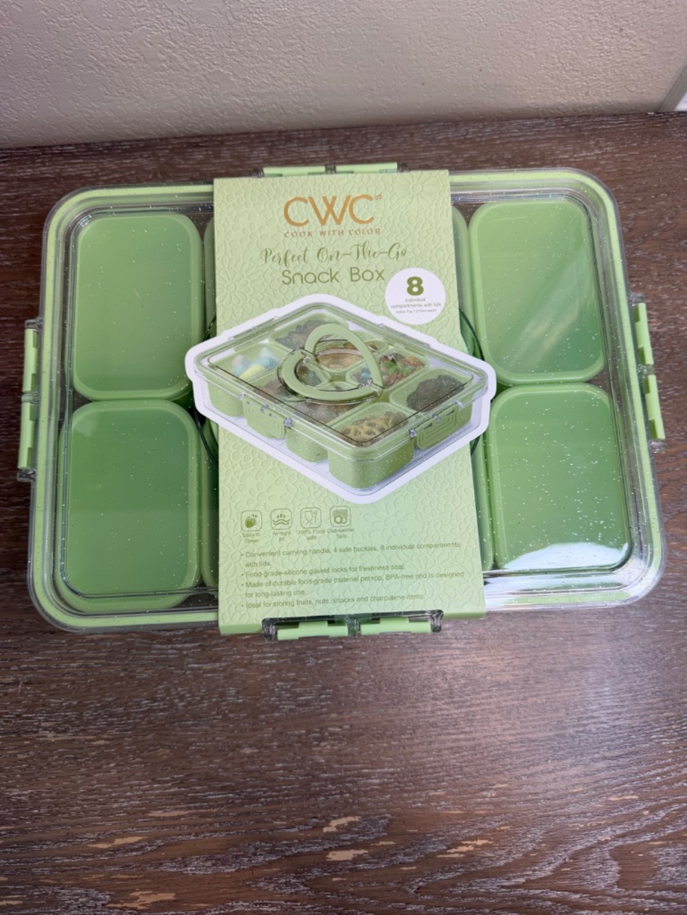 Cook nwt With Color Sparkle Snack Box Food Storage Container Green